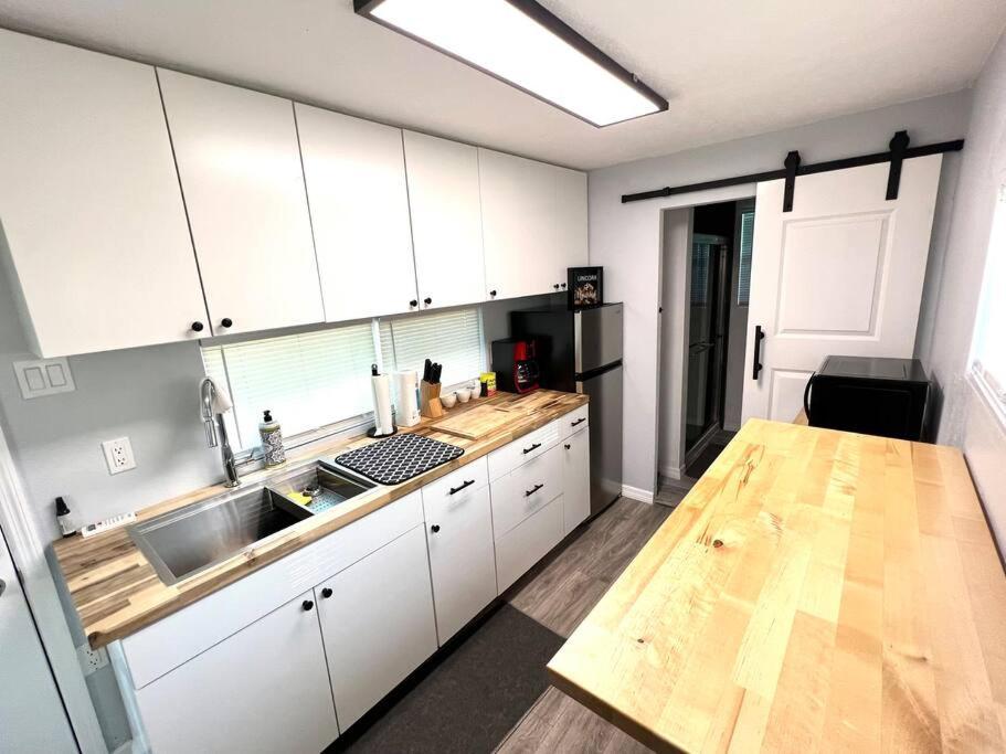 1Bed 1Bath Container Home Centrally Located Cypress Gardens Eksteriør billede