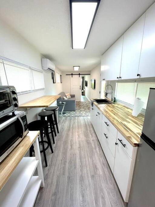 1Bed 1Bath Container Home Centrally Located Cypress Gardens Eksteriør billede